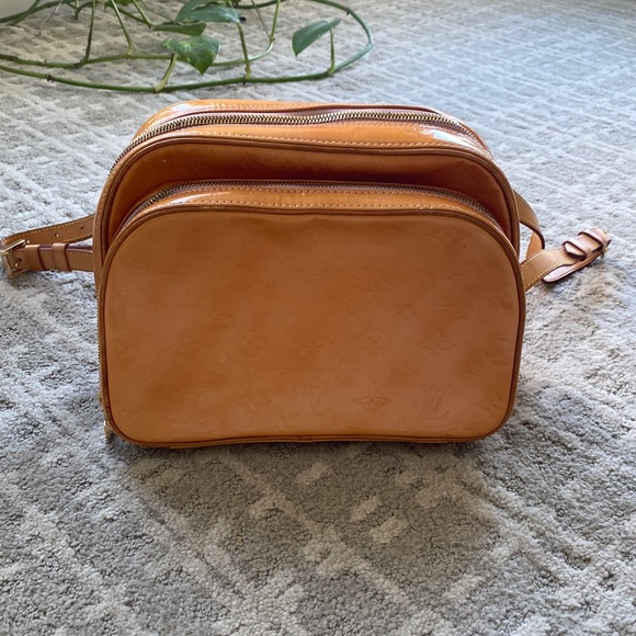 Authentic Louis Vuitton Vernis Backpack - Picture 5 of 16